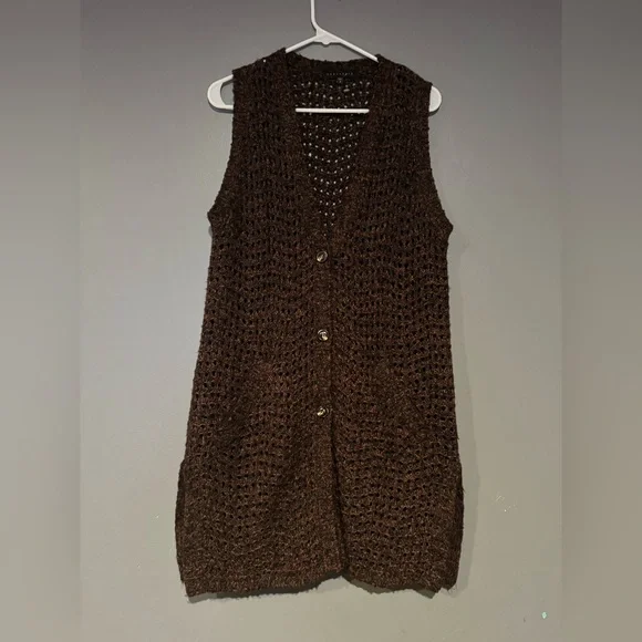Chunky Brown Knit Vest with Textured Pattern - Picture 2 of 7